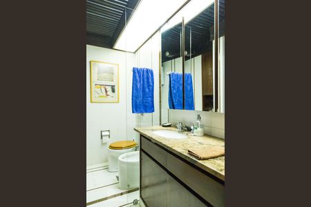 Apartamento à venda com 200m², 3 quartos e 1 vaga Apartamento à venda com 200m², 3 quartos e 1 vagaBanheiro - 1 Andar