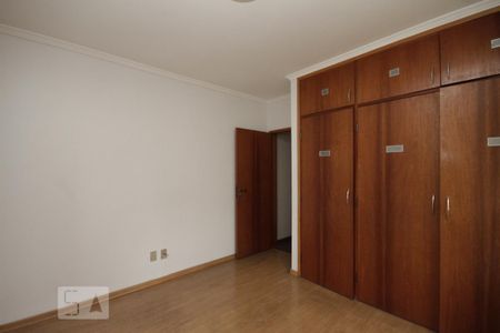 Apartamento à venda com 150m², 3 quartos e 2 vagasQuarto 2