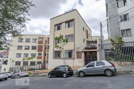 Apartamento para alugar com 60m², 2 quartos e sem vaga Apartamento para alugar com 60m², 2 quartos e sem vagaFachada
