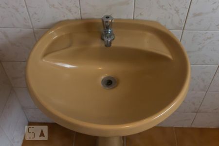 Pia do Banheiro de casa para alugar com 2 quartos, 100m² em Vila Santa Maria, Guarulhos