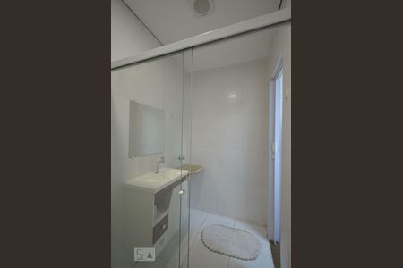 Banheiro de apartamento para alugar com 1 quarto, 40m² em Vila Deodoro, São Paulo