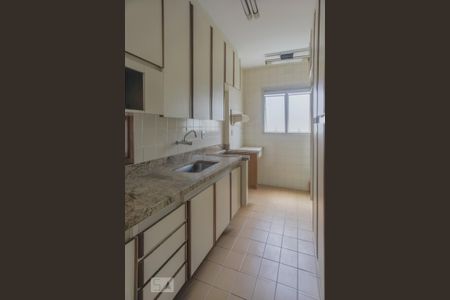 Cozinha de apartamento para alugar com 1 quarto, 50m² em Indianópolis, São Paulo