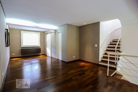 Sala de Estar de casa de condomínio para alugar com 3 quartos, 314m² em Vila Madalena, São Paulo