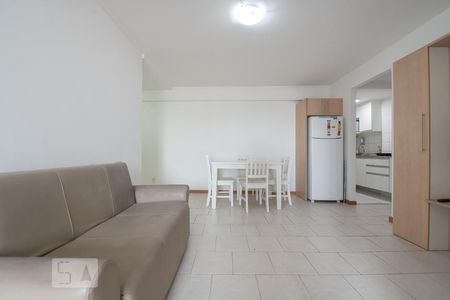 Sala de apartamento para alugar com 1 quarto, 45m² em Centro, Rio de Janeiro