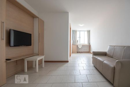 Sala de apartamento para alugar com 1 quarto, 45m² em Centro, Rio de Janeiro