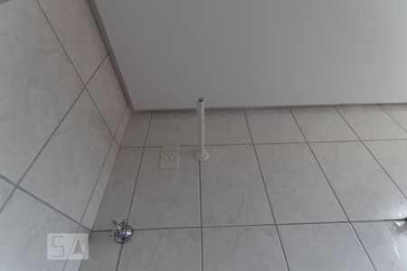 Detalhe banheiro de kitnet/studio para alugar com 1 quarto, 30m² em Setor Leste Universitário, Goiânia