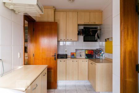 Apartamento à venda com 165m², 3 quartos e 4 vagas Apartamento à venda com 165m², 3 quartos e 4 vagasÁrea de Serviço