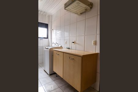 Apartamento à venda com 165m², 3 quartos e 4 vagas Apartamento à venda com 165m², 3 quartos e 4 vagasÁrea de Serviço