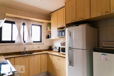 Apartamento à venda com 165m², 3 quartos e 4 vagas Apartamento à venda com 165m², 3 quartos e 4 vagasCozinha