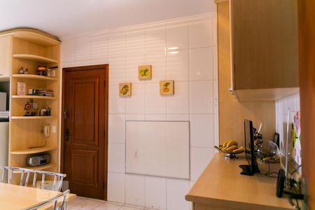 Apartamento à venda com 165m², 3 quartos e 4 vagas Apartamento à venda com 165m², 3 quartos e 4 vagasCozinha