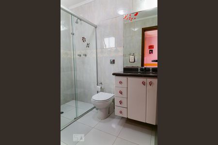 Apartamento à venda com 165m², 3 quartos e 4 vagas Apartamento à venda com 165m², 3 quartos e 4 vagasBanheiro da Suíte 2