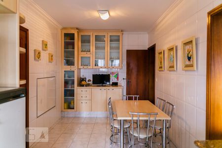 Apartamento à venda com 165m², 3 quartos e 4 vagas Apartamento à venda com 165m², 3 quartos e 4 vagasCozinha