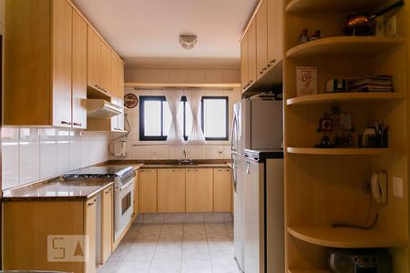 Apartamento à venda com 165m², 3 quartos e 4 vagas Apartamento à venda com 165m², 3 quartos e 4 vagasCozinha