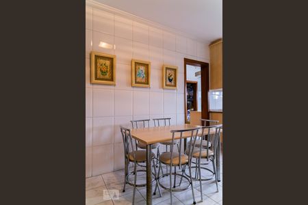 Apartamento à venda com 165m², 3 quartos e 4 vagas Apartamento à venda com 165m², 3 quartos e 4 vagasCozinha