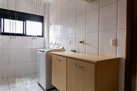Apartamento à venda com 165m², 3 quartos e 4 vagas Apartamento à venda com 165m², 3 quartos e 4 vagasÁrea de Serviço
