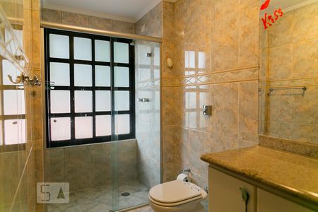 Apartamento à venda com 165m², 3 quartos e 4 vagas Apartamento à venda com 165m², 3 quartos e 4 vagasBanheiro da Suíte 1