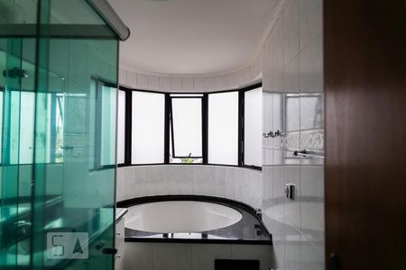 Apartamento à venda com 165m², 3 quartos e 4 vagas Apartamento à venda com 165m², 3 quartos e 4 vagasBanheiro da Suíte 3