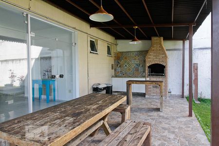 Apartamento para alugar com 65m², 2 quartos e 2 vagas Apartamento para alugar com 65m², 2 quartos e 2 vagasChurrasqueira