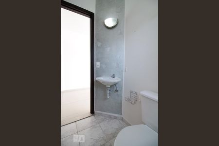 Banheiro de apartamento para alugar com 2 quartos, 65m² em Vila Anglo Brasileira, São Paulo