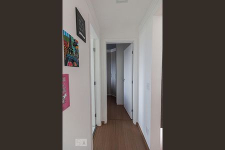 Corredor de acesso aos quartos de apartamento para alugar com 2 quartos, 51m² em Vila Itapoan, Guarulhos