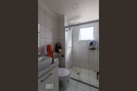 Banheiro de apartamento para alugar com 2 quartos, 51m² em Vila Itapoan, Guarulhos