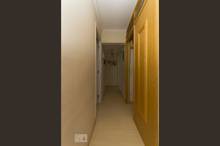 Corredor de apartamento para alugar com 3 quartos, 100m² em Bosque da Saúde, São Paulo