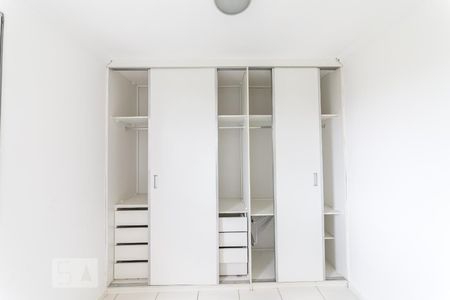 Apartamento à venda com 70m², 3 quartos e 1 vaga Apartamento à venda com 70m², 3 quartos e 1 vagaSuíte