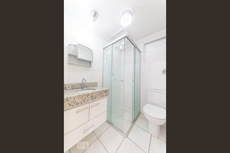 Banheiro de apartamento à venda com 3 quartos, 70m² em Jardim Nova Europa, Campinas