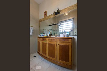 2o. Andar - Banheiro social de casa à venda com 3 quartos, 240m² em Vila Mariana, São Paulo