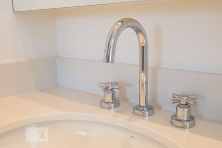 Banheiro de apartamento para alugar com 1 quarto, 45m² em Moema, São Paulo
