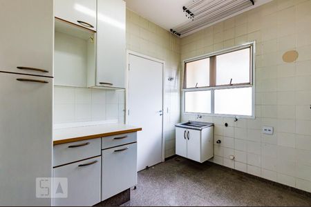 Apartamento à venda com 400m², 4 quartos e 4 vagas Apartamento à venda com 400m², 4 quartos e 4 vagasÁrea de Serviço