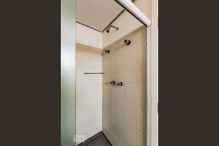 Apartamento à venda com 400m², 4 quartos e 4 vagas Apartamento à venda com 400m², 4 quartos e 4 vagasBanheiro