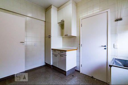 Apartamento à venda com 400m², 4 quartos e 4 vagas Apartamento à venda com 400m², 4 quartos e 4 vagasÁrea de Serviço