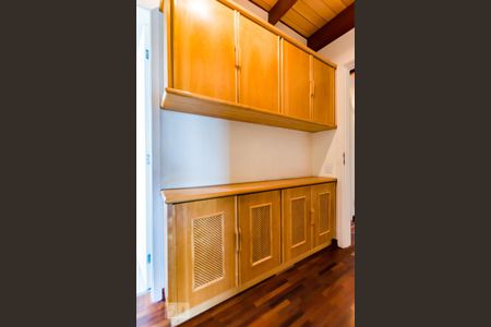 Apartamento à venda com 400m², 4 quartos e 4 vagas Apartamento à venda com 400m², 4 quartos e 4 vagasSuíte 2