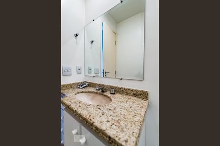 Apartamento à venda com 400m², 4 quartos e 4 vagas Apartamento à venda com 400m², 4 quartos e 4 vagasBanheiro