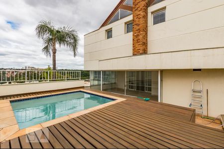 Apartamento à venda com 400m², 4 quartos e 4 vagas Apartamento à venda com 400m², 4 quartos e 4 vagasÁrea Externa - Piscina Privativa