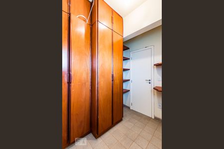 Apartamento à venda com 400m², 4 quartos e 4 vagas Apartamento à venda com 400m², 4 quartos e 4 vagasSuíte de Serviço