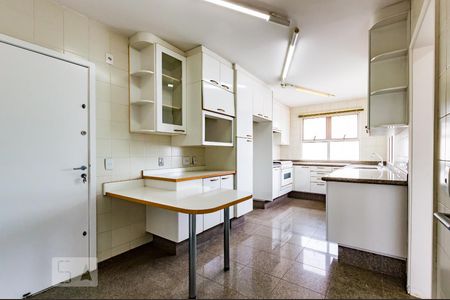 Apartamento à venda com 400m², 4 quartos e 4 vagas Apartamento à venda com 400m², 4 quartos e 4 vagasCozinha