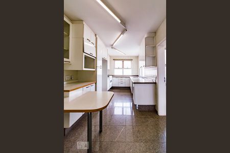 Apartamento à venda com 400m², 4 quartos e 4 vagas Apartamento à venda com 400m², 4 quartos e 4 vagasCozinha