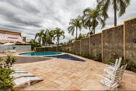 Apartamento à venda com 400m², 4 quartos e 4 vagas Apartamento à venda com 400m², 4 quartos e 4 vagasÁrea Comum - Piscina