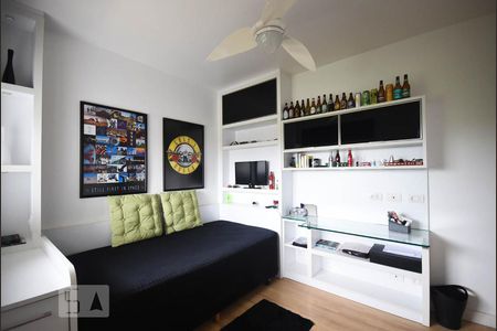 Apartamento à venda com 195m², 3 quartos e 3 vagas Apartamento à venda com 195m², 3 quartos e 3 vagasSuíte 2