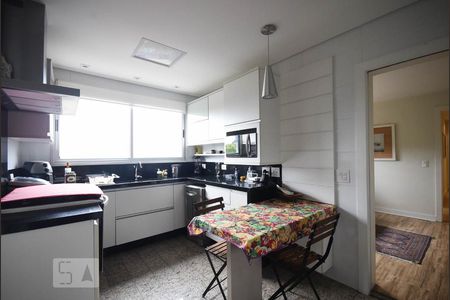 Apartamento à venda com 195m², 3 quartos e 3 vagas Apartamento à venda com 195m², 3 quartos e 3 vagasCozinha