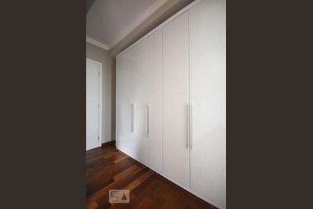 Apartamento à venda com 128m², 3 quartos e 2 vagasArmário da suíte