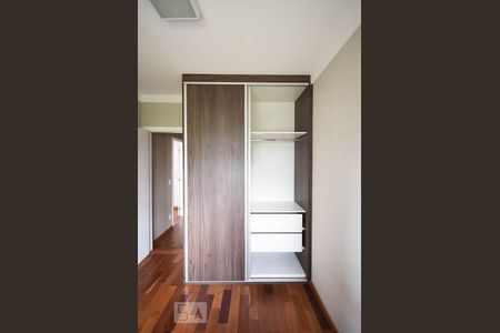 Apartamento à venda com 128m², 3 quartos e 2 vagasArmário do quarto 2