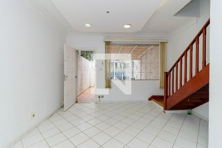 Sala de casa para alugar com 3 quartos, 130m² em Jardim das Acácias, São Paulo