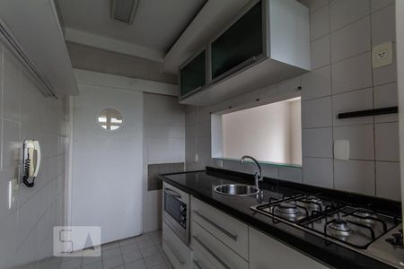 Cozinha de apartamento para alugar com 2 quartos, 55m² em Vila Andrade, São Paulo