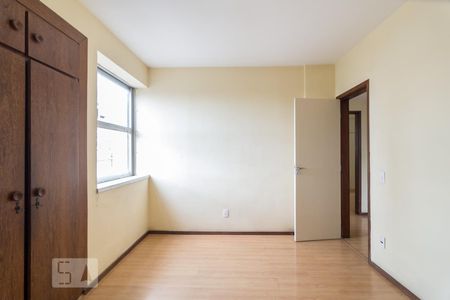 Apartamento à venda com 187m², 4 quartos e 2 vagasQuarto 1