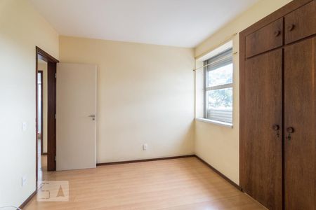 Apartamento à venda com 187m², 4 quartos e 2 vagasQuarto 2