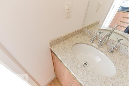 Banheiro de kitnet/studio à venda com 1 quarto, 30m² em Pinheiros, São Paulo