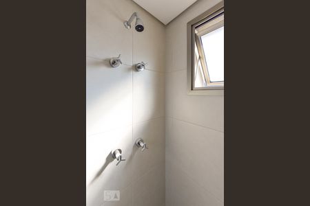 Banheiro de kitnet/studio à venda com 1 quarto, 30m² em Pinheiros, São Paulo